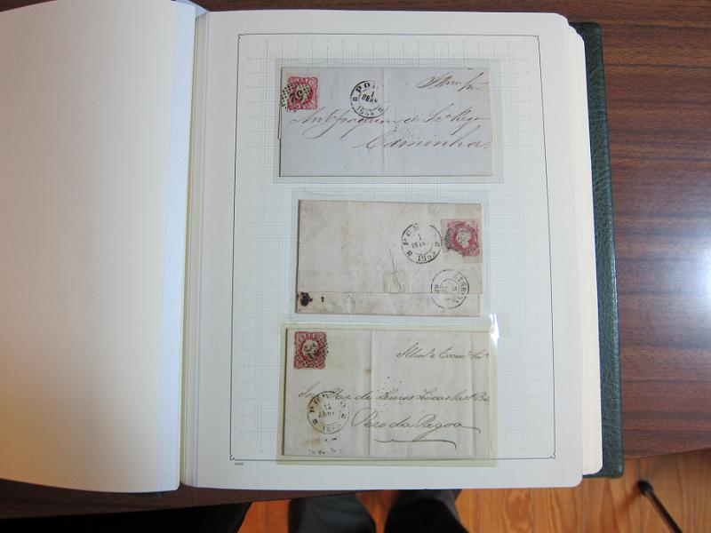 0014 (13).jpg -     Lote:    14      Marcofilia      Lotes Especiais       Descrição:      Portugal.   Colecção montada em dois álbuns com estudo especializado das marcas de duplo círculo e circulares do Porto, com selos de diversas emissões e cartas. Lote a ver.        Lote       Valor Base:     &euro; 1.500,00     Valor Venda:     &euro; 1.500,00     